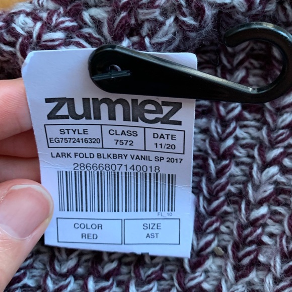 Knit beanie 🧶 - Picture 4 of 5